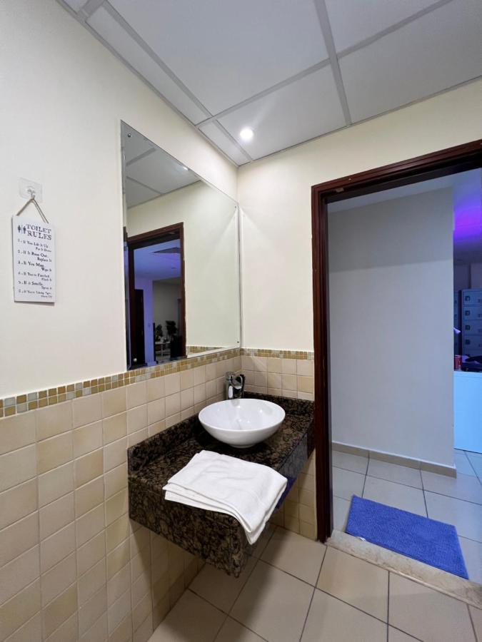 Robin Beach Hostel Jbr Dubai Exterior foto